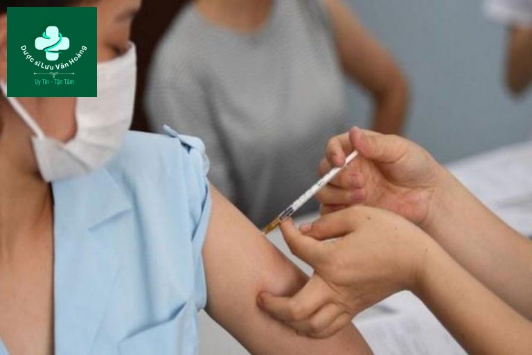 vắc xin 3 loại vi khuẩn (S. pneumonia, N. meningitidis, và H. influenza) ở trẻ sơ sinh/ người cắt lách